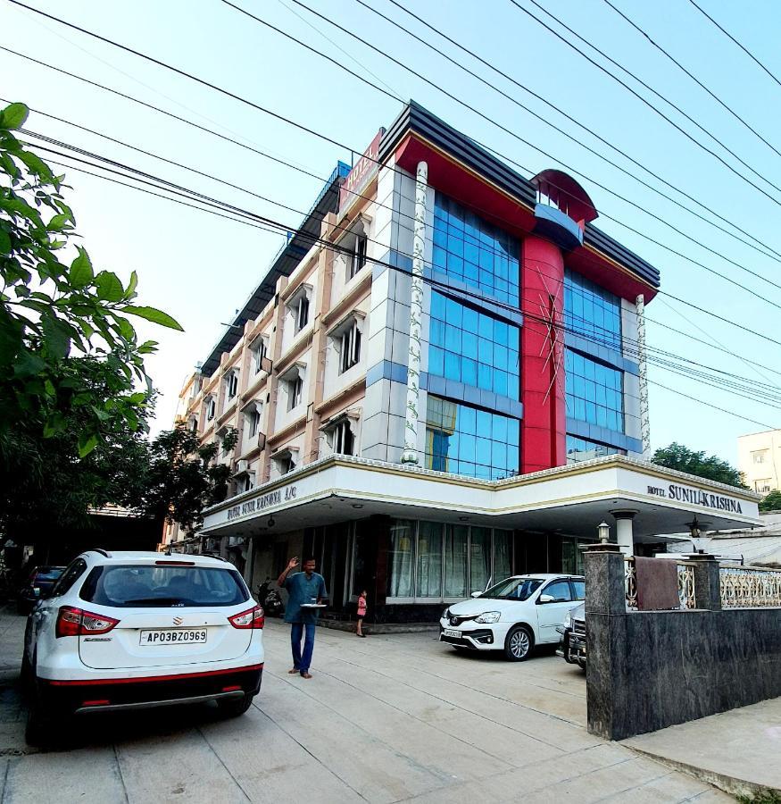 Hotel Sunilkrishna Tirupati Zewnętrze zdjęcie